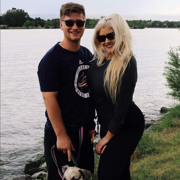 Meet your Posher, Ashley - Picture 2 of 6